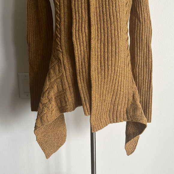 Woman’s cardigan size small brown yellow switcher - Picture 3 of 11